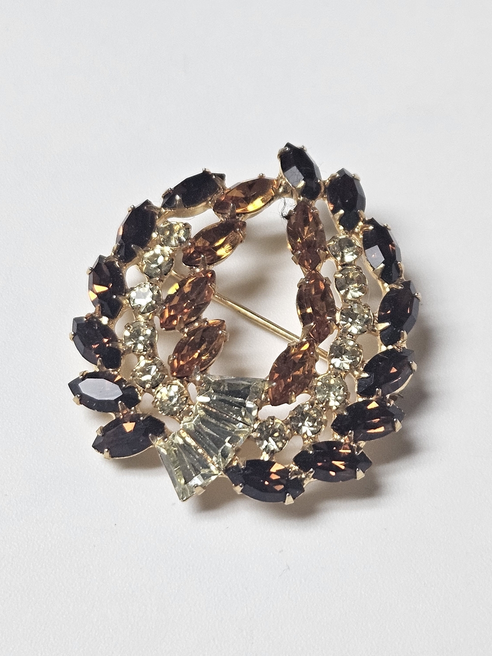 Crystal Wreath Brooch in Brown and Gold Tones